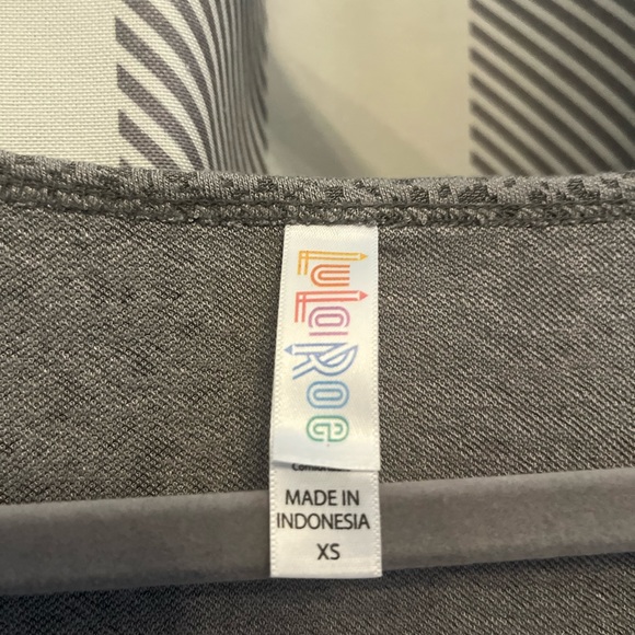 LuLaRoe Classic Tee - Picture 4 of 4